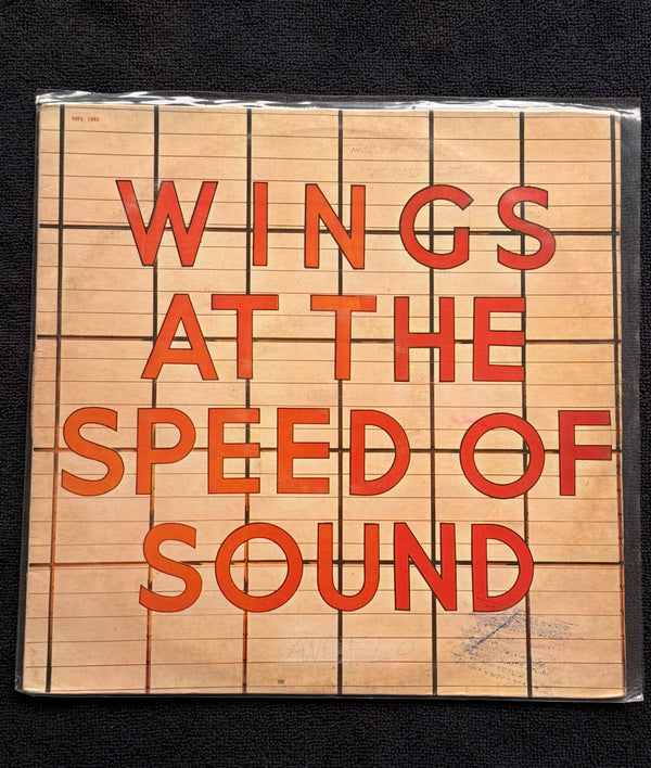 Capa de WINGS AT THE SPEED OF SOUND